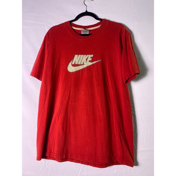 Vintage Y2K Nike Center Logo Boxy Red T-Shirt Crew Neck Men's Size Large - Picture 1 of 2